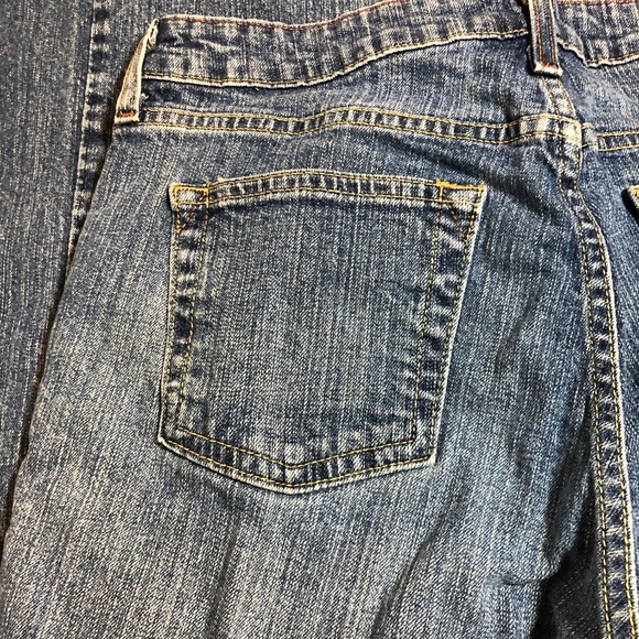 Signature by Levi’s mid rise bootcut jeans - Picture 9 of 12